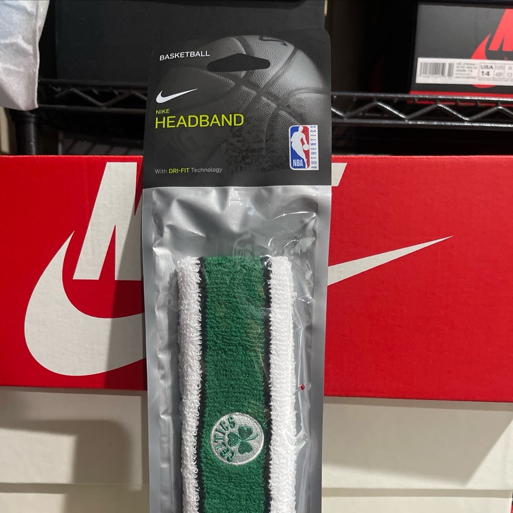 Nike Dri-FIT NBA Authentics Boston Celtics Headband Unisex One Size New Sealed.